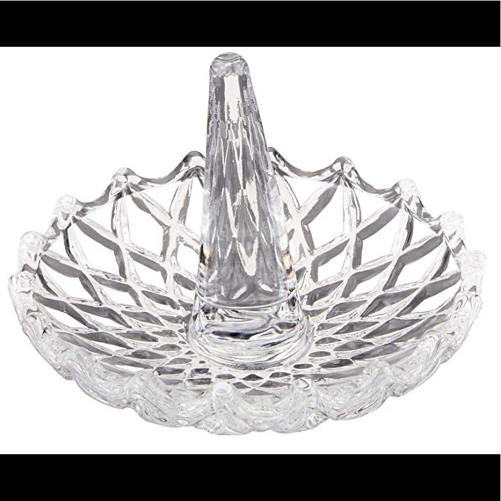 3 Inch Round Crystal Ring Jewelry Holder
